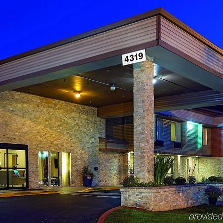 La Quinta By Wyndham Portland Nw Hotel Exterior foto